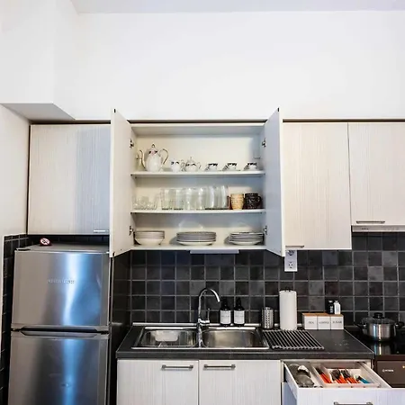 Kamari Petit & - Chania Apartamento