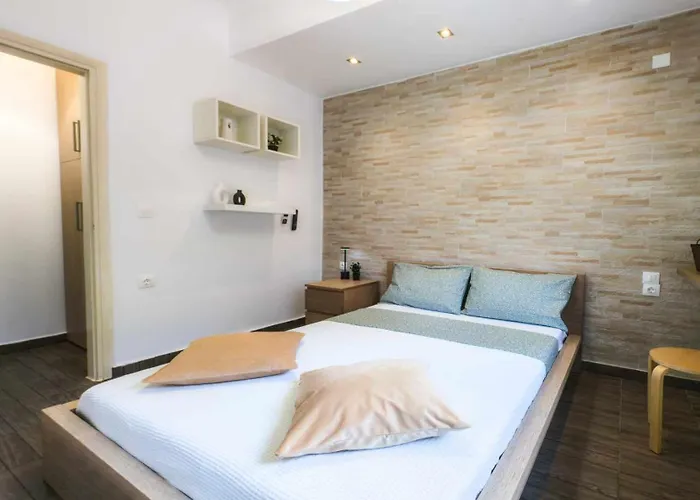 Kamari Petit & - Chania Appartamento *