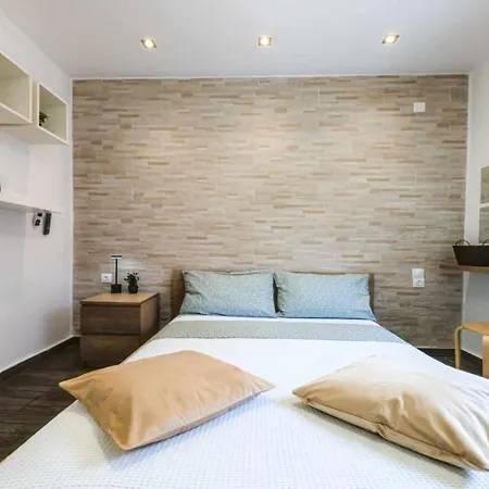 Апартаменти Kamari Apartments - Chania City *